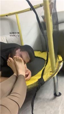 e5ixprqbel3.jpg