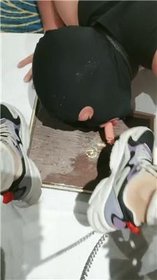 klqjsvqd2f4.jpg
