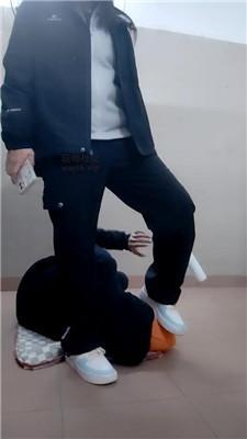 ya4dxfrhlpu.jpg