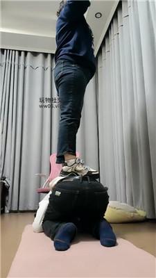 dzukxitogb4.jpg