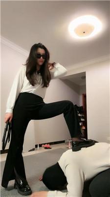 al2yhc215hq.jpg