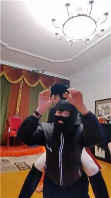 lzcfl31auoa.jpg