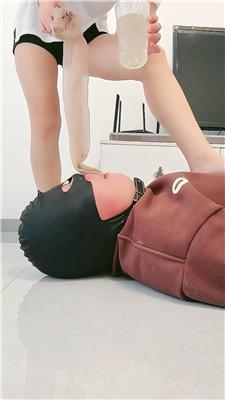 s1sew4b0gc1.jpg