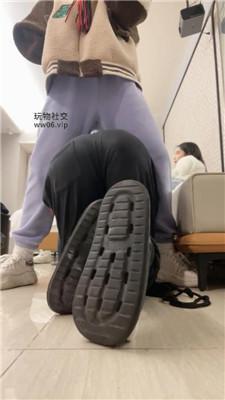 rxbagw0bfhn.jpg