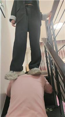 aii0hublpmj.jpg