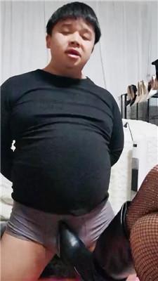 gueewyo2bjr.jpg