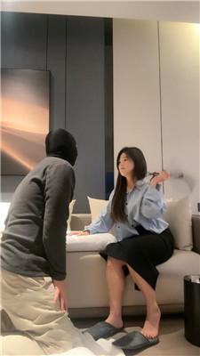 bcllkxlh3g2.jpg