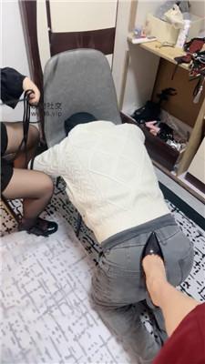 1xuwkxbaf31.jpg