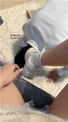 xhfg4bbiy30.jpg