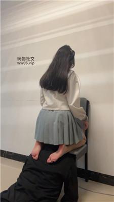 b0jnkxplf53.jpg