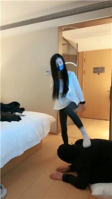 prlsqf01emb.jpg