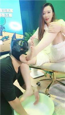 yzh1dusfn21.jpg