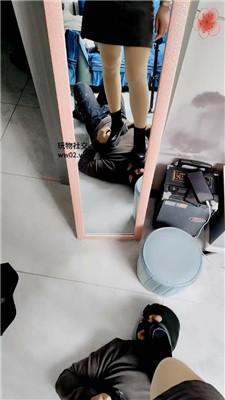 1j1ooqy135p.jpg