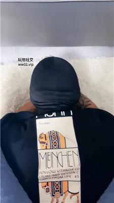 yw1ml3xuqo3.jpg