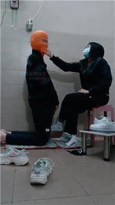 zyych4ombnz.jpg