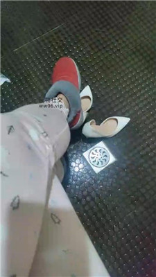 rqc4yq5gac1.jpg