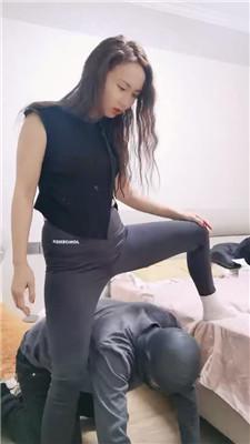 hyqacys02zk.jpg