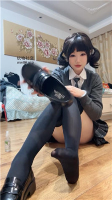 ki5fx1maf51.jpg