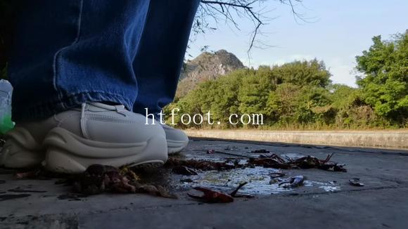093030tfkhd7isv7q151s0.jpg