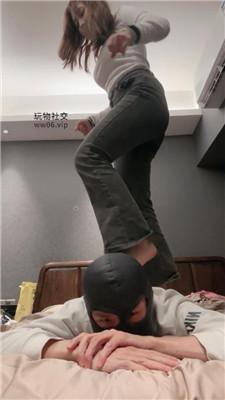 lelescfy5kr.jpg