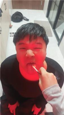qvbmbznaup4.jpg