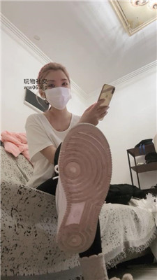 shlfdy4emw2.jpg