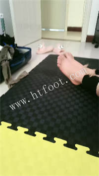 012248m08pi4uk000115zi.jpg