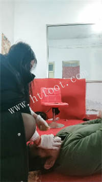 013054qc8plw8y5441y1z3.jpg