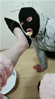 lzhu2aaua3r.jpg