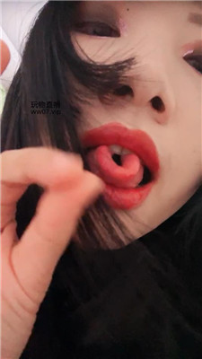 x4mvjmmhws5.jpg