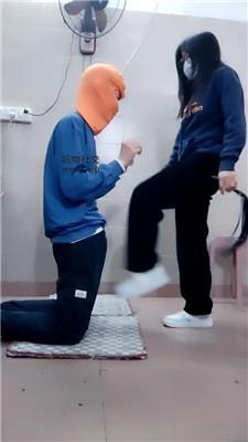 xahlxwrq40y.jpg