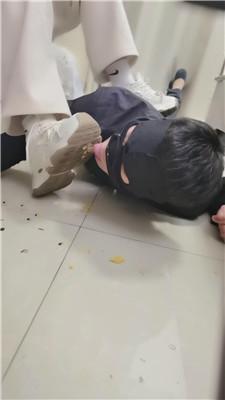 zkus2vvbpb5.jpg