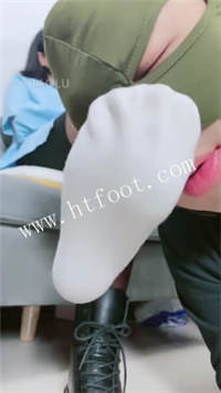 030029qewp9tjmefh0with.jpg