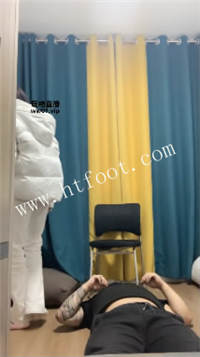 030811rqsq8vgarszooyza.jpg