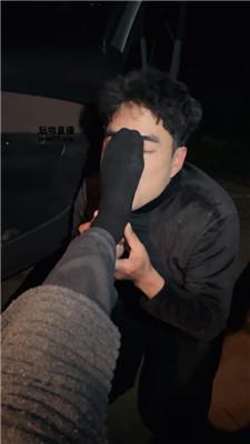 3kqqnmnhza0.jpg
