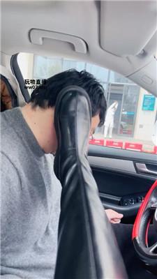 fcznk02zkfq.jpg