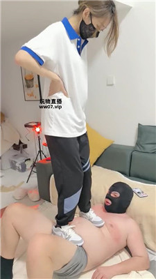 r2gfl43tv3x.jpg