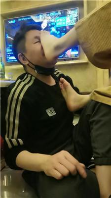 1qignlhsx4p.jpg
