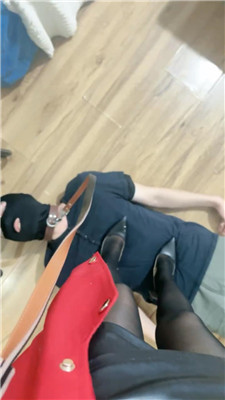 bbuqd3mbam4.jpg