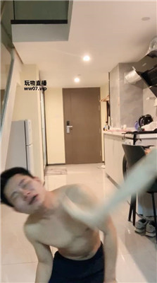 yyd3r40qojo.jpg