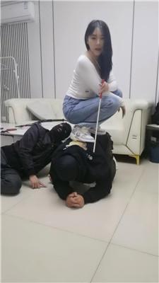 4prv4rybi04.jpg