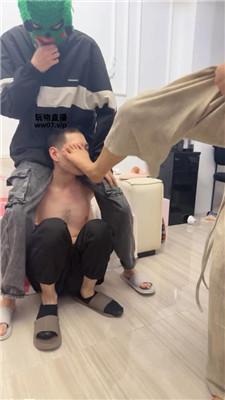 rihwlkr1lno.jpg