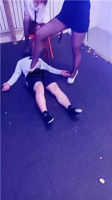 ou1blu5m4va.jpg