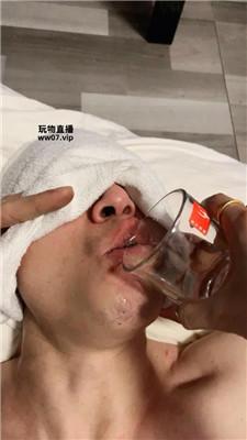 ye32wccm24i.jpg