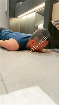 011035vc2etww82tevn2wv.jpg