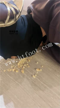 033943so7dy1kyy0t2yppo.jpg