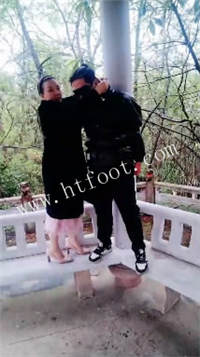 084100hupcy8sz88swip22.jpg