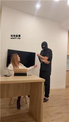 wkegfu3hlye.jpg