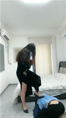 4yfjnu450cm.jpg