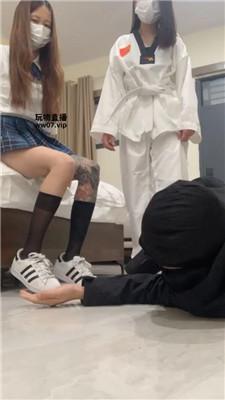 c1qyncbwcja.jpg